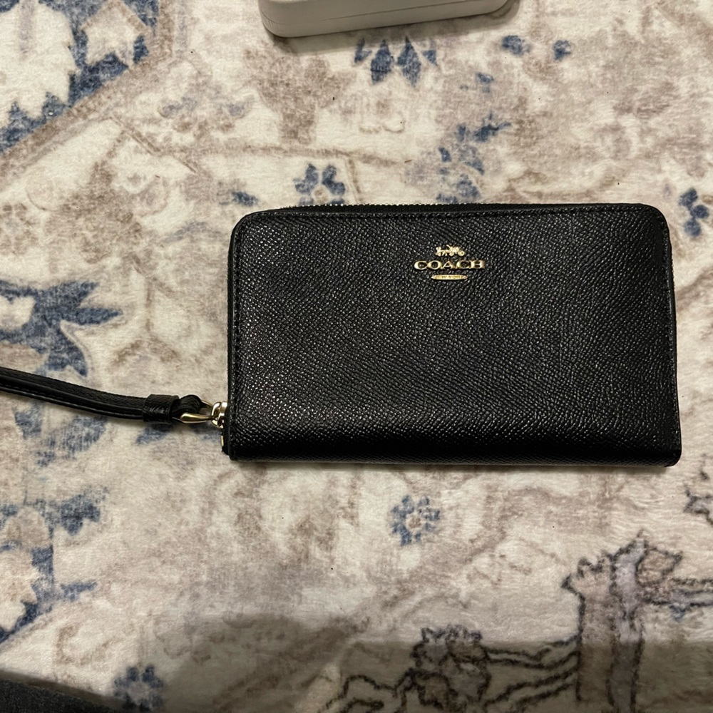 Coach wristlet wallet